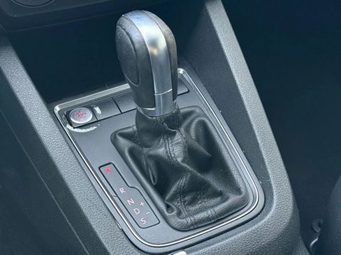 Used 2017 Volkswagen Jetta SE image 27