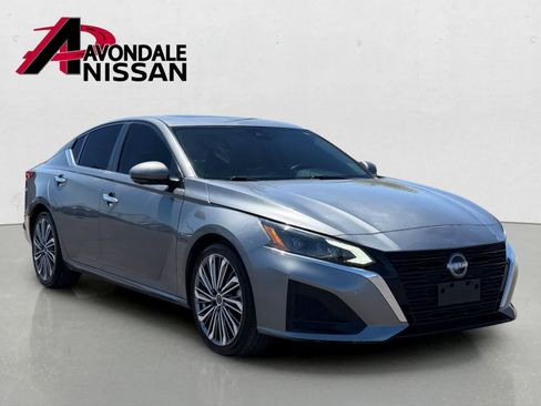 Certified 2023 Nissan Altima 2.5 SL FWD image 9