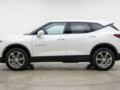 Used 2025 Chevrolet Blazer LT FWD image 5