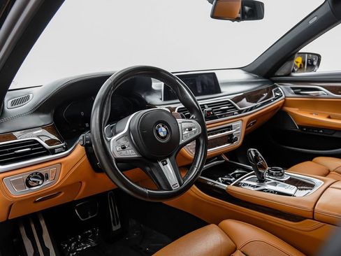Used 2020 BMW 750i xDrive w/ Executive Package AWD/4WD image 3