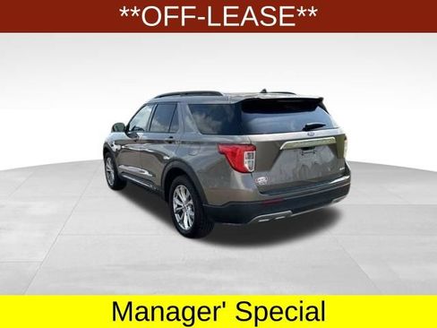Used 2021 Ford Explorer XLT w/ Equipment Group 202A AWD/4WD image 5