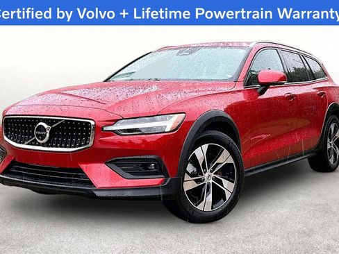Used 2025 Volvo V60 B5 Cross Country Plus AWD/4WD image 15