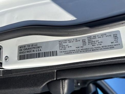 Certified 2023 Jeep Grand Cherokee L Laredo image 29