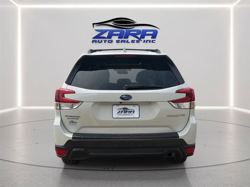 Used 2019 Subaru Forester Premium AWD/4WD image 6