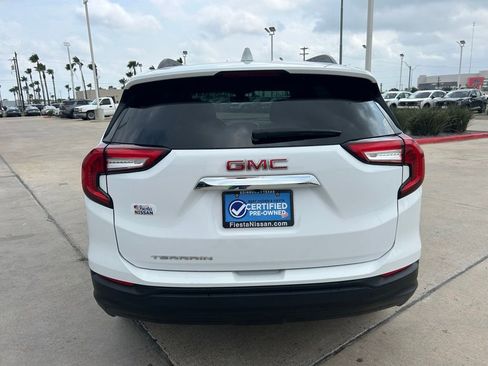 Used 2024 GMC Terrain SLE w/ Driver Convenience Package FWD image 6