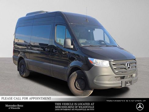 Used 2025 Mercedes-Benz Sprinter 2500 image 1