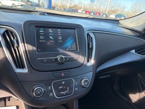 Used 2018 Chevrolet Malibu LS image 25