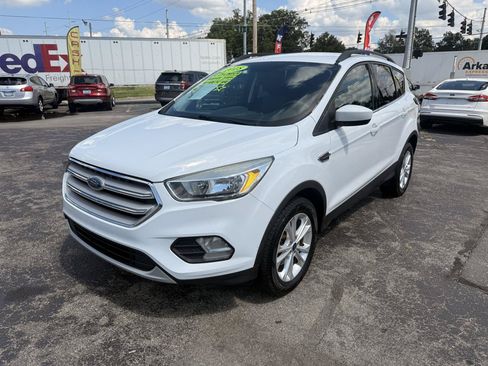 Used 2018 Ford Escape SE FWD image 4