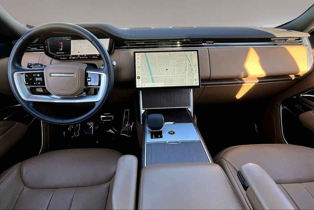 Certified 2025 Land Rover Range Rover SE AWD/4WD image 7