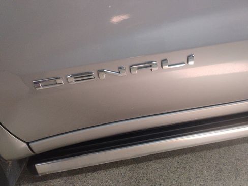 Used 2023 GMC Sierra 1500 Denali Ultimate image 10