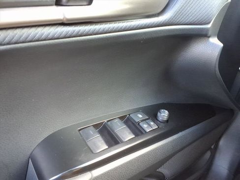 Used 2025 Toyota Camry SE image 17