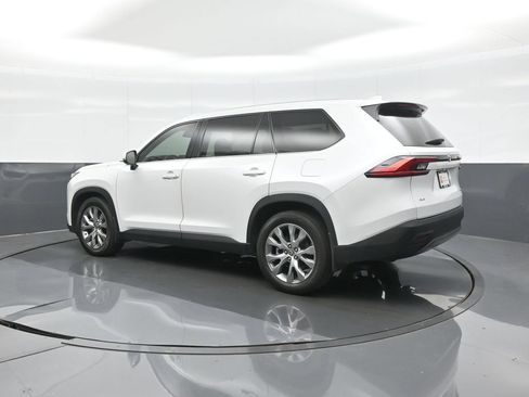 Certified 2024 Toyota Grand Highlander AWD image 5