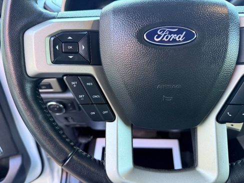 Used 2022 Ford F250 Lariat w/ Lariat Value Package AWD/4WD image 28