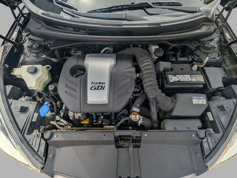 Used 2016 Hyundai Veloster Turbo FWD image 13