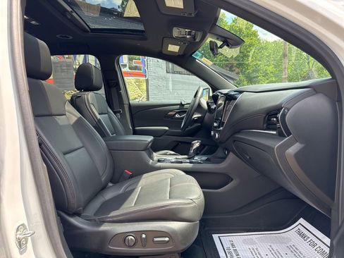 Used 2023 Chevrolet Traverse RS w/ LPO, Floor Liner Package AWD/4WD image 9