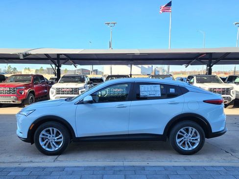 New 2026 Buick Envista Preferred image 7