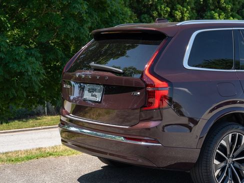 Used 2025 Volvo XC90 T8 Ultra AWD/4WD image 12