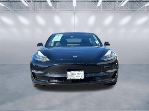 Used 2019 Tesla Model 3 Standard Range Plus image 2