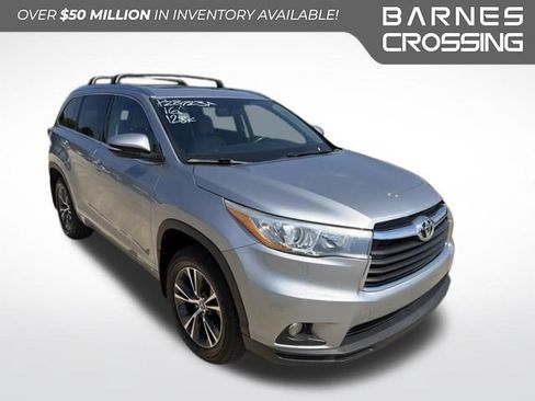 Used 2016 Toyota Highlander XLE FWD image 1