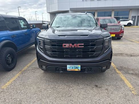 Used 2023 GMC Sierra 1500 Elevation AWD/4WD image 2