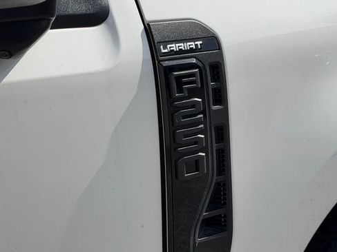 Used 2024 Ford F250 Lariat w/ Lariat Ultimate Package AWD/4WD image 14