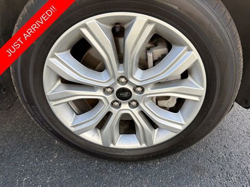 Used 2024 Ford Edge Titanium image 7