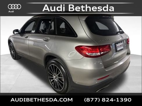 Used 2019 Mercedes-Benz GLC 300 4MATIC image 5