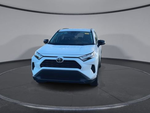Used 2025 Toyota RAV4 XLE FWD image 3
