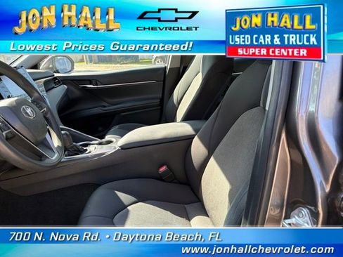 Used 2022 Toyota Camry LE image 16