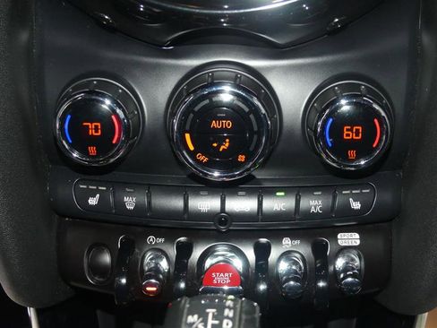 Used 2019 MINI Cooper S w/ Signature Upholstery Package image 32