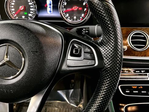 Used 2017 Mercedes-Benz E 300 4MATIC image 24