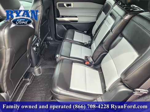 Certified 2022 Ford Explorer XLT w/ Equipment Group 202A RWD image 20