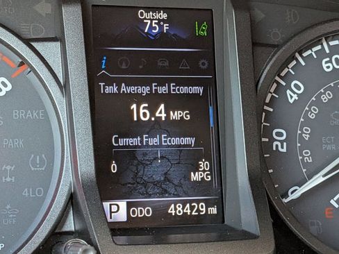 Used 2019 Toyota Tacoma TRD Sport image 5