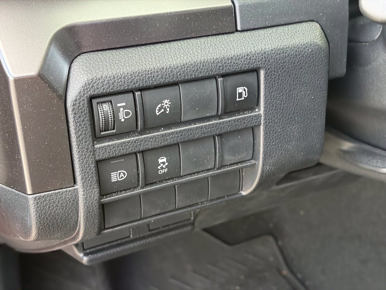 Used 2025 Toyota 4Runner SR5 AWD/4WD image 7