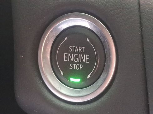 Used 2024 GMC Yukon XL SLT AWD/4WD image 26