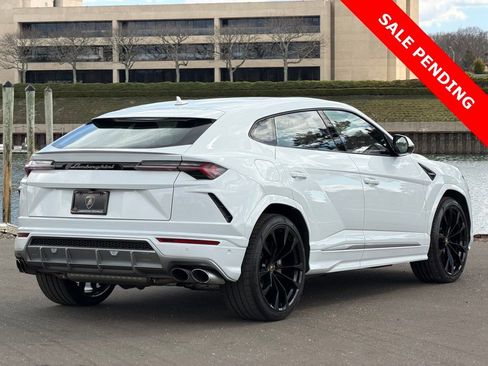 Used 2022 Lamborghini Urus image 5