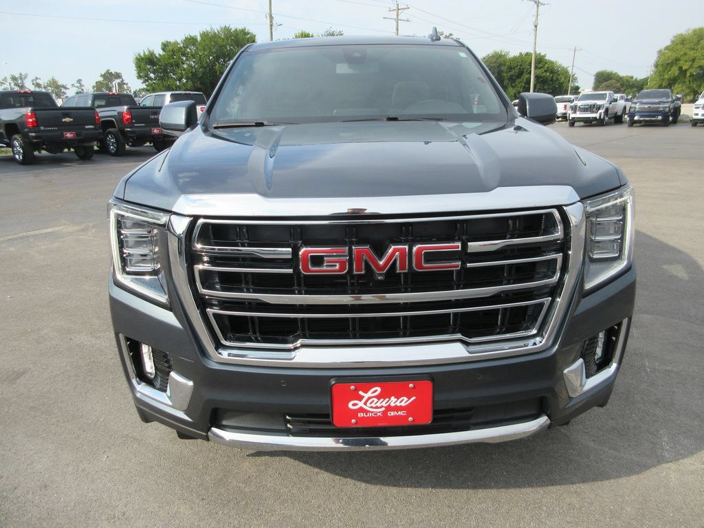 Certified 2021 GMC Yukon XL SLT w/ SLT Premium Package AWD/4WD image 13