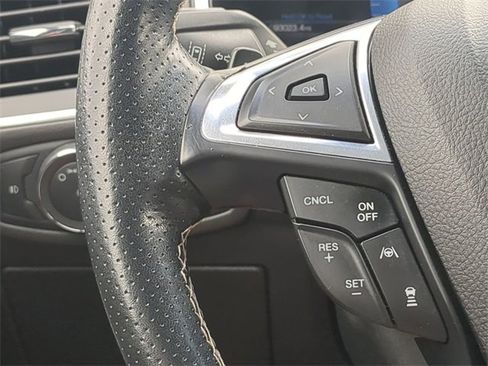 Used 2020 Ford Edge ST image 13