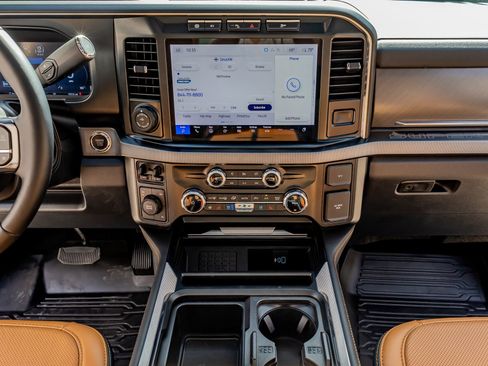 Used 2024 Ford F250 Platinum image 22