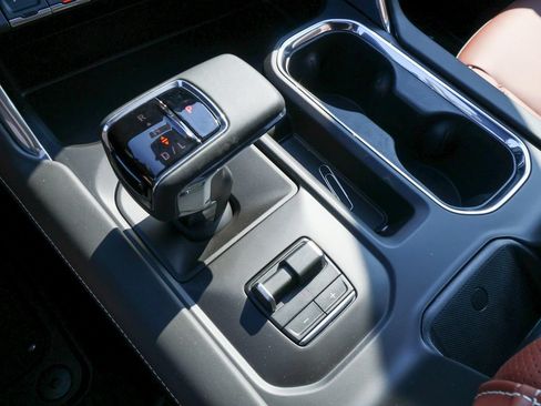New 2026 GMC Sierra 1500 Denali Ultimate w/ LPO, Black Badging Package AWD/4WD image 23