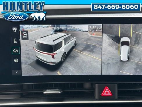 Used 2025 Kia Carnival SX w/ SX Dark Edition Package FWD image 32
