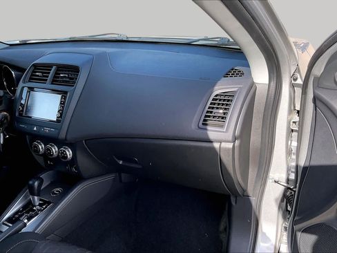 Used 2025 Mitsubishi Outlander Sport ES AWD/4WD image 19