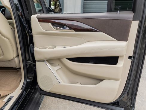 Used 2016 Cadillac Escalade ESV Premium AWD/4WD image 35