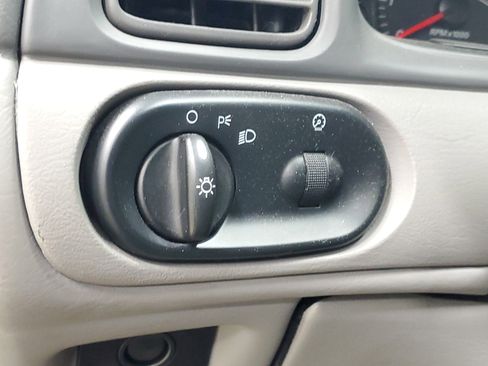 Used 2005 Ford Taurus SE FWD image 22