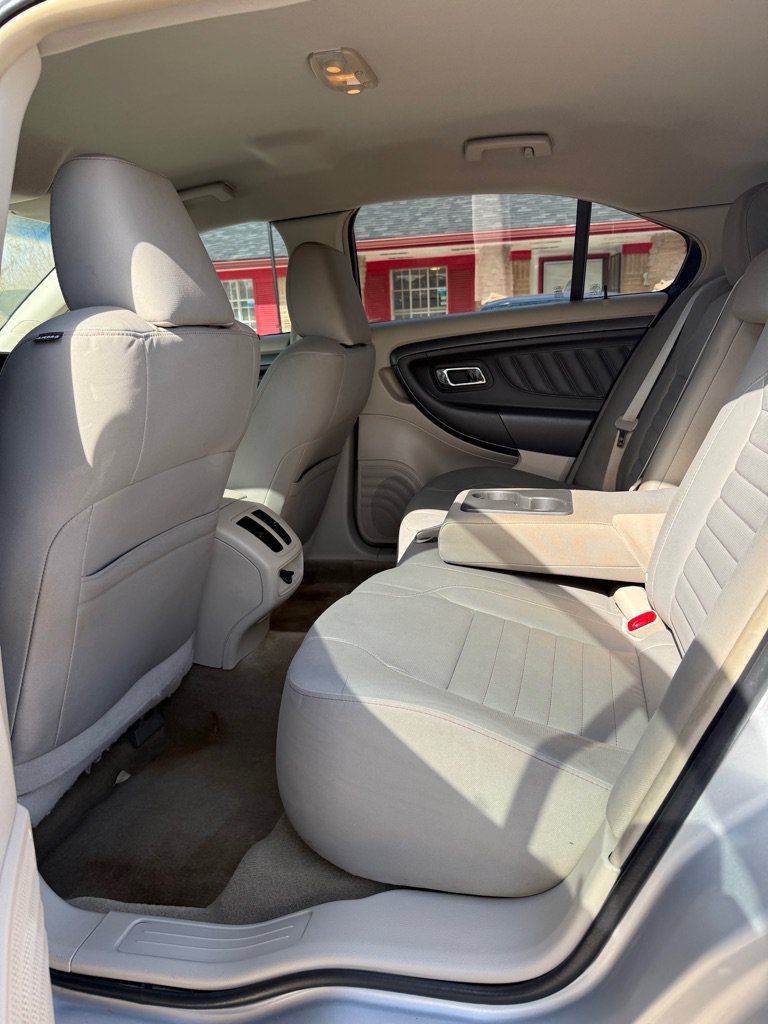 Used 2012 Ford Taurus SE FWD image 21