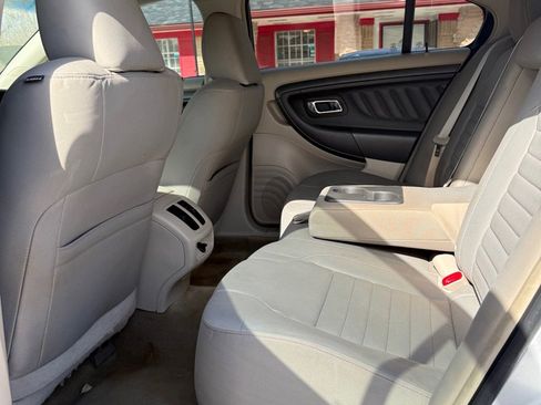 Used 2012 Ford Taurus SE FWD image 21