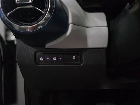 Used 2025 Chevrolet Equinox EV LT image 33