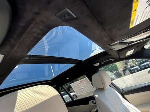 Used 2025 BMW X7 M60i image 20