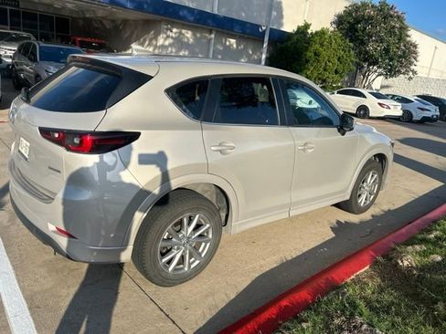 Used 2024 MAZDA CX-5 AWD 2.5 S w/ Select Package image 4