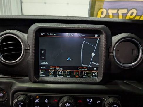 Used 2023 Jeep Wrangler Unlimited Sahara w/ Cold Weather Group image 18